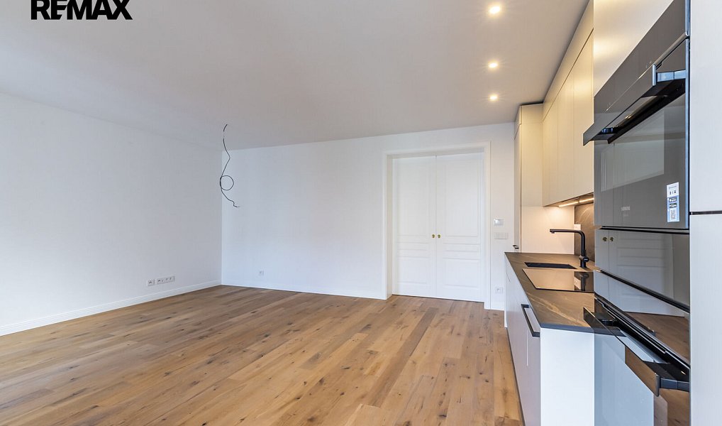 Pronájem bytu 4+kk 130 m², Praha – náhled fotky 4