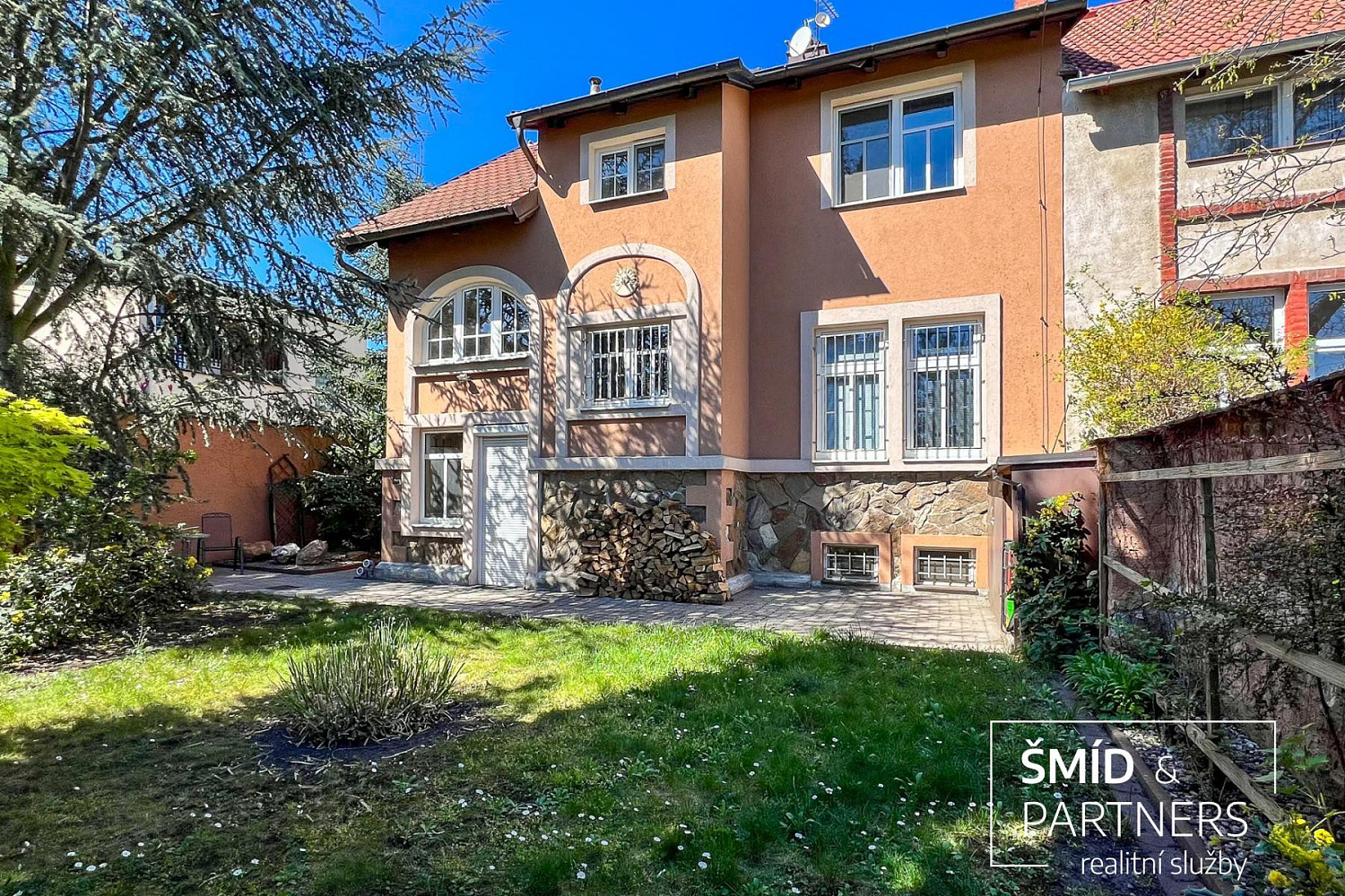 Prodej domu 186 m² s pozemkem 355 m² – fotografie 2