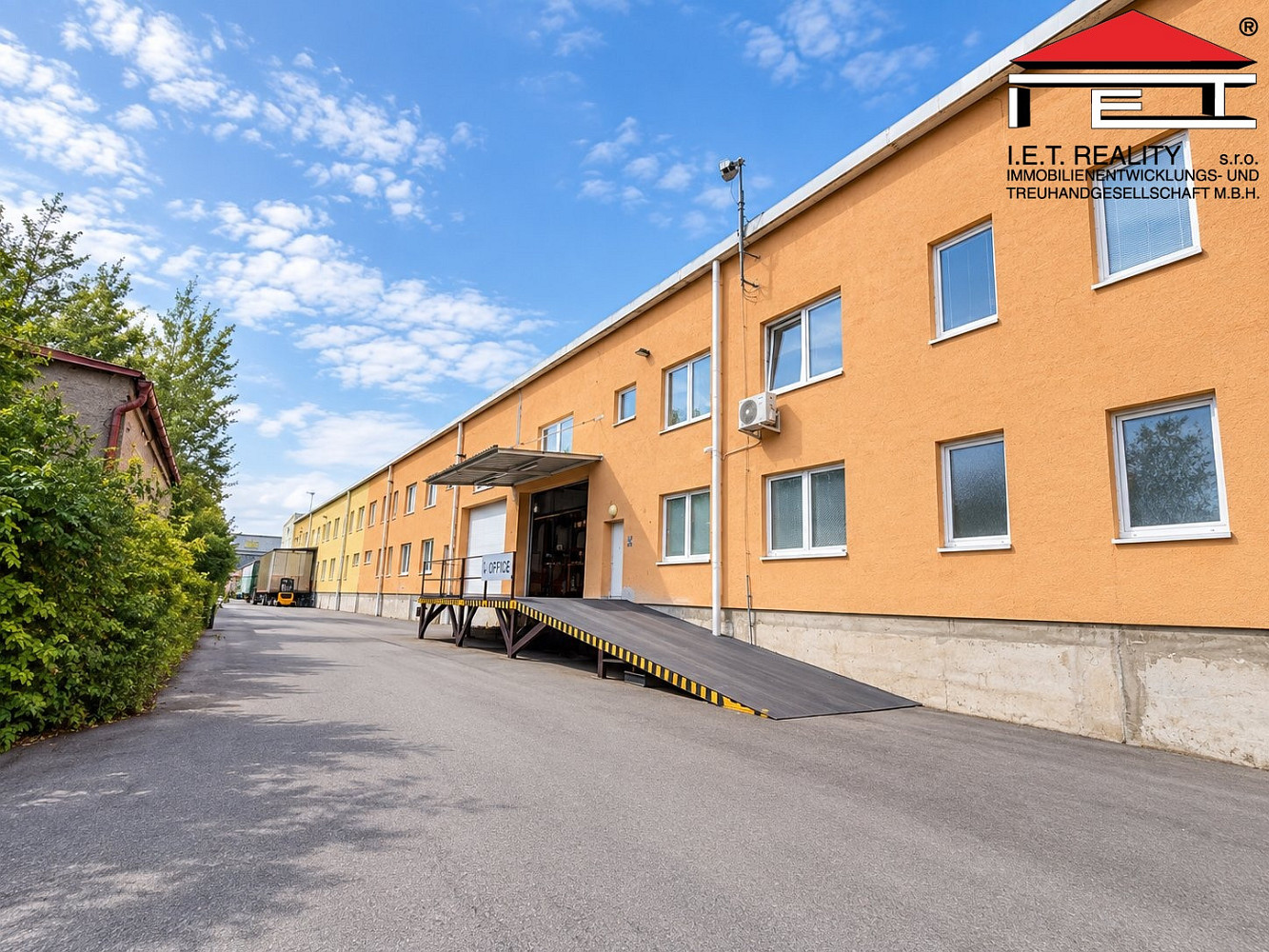 Pronájem skladovacích prostor 864 m² – fotografie 4