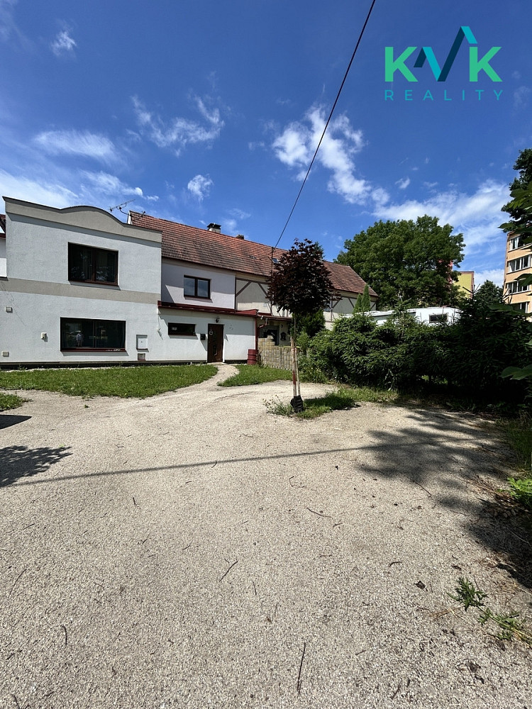 Pronájem domu 180 m² s pozemkem 134 m²