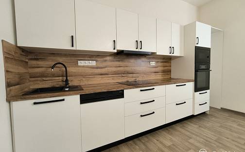 Pronájem bytu 3+1 100 m², Nádražní, Sokolov