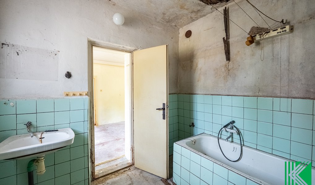 Prodej domu 220 m² s pozemkem 1 376 m², Bernartice – náhled fotky 32
