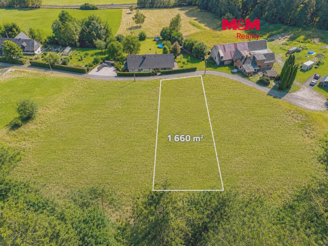 Prodej stavebního pozemku 1 660 m²