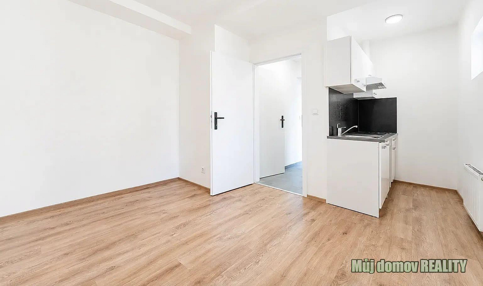 Pronájem bytu 1+kk 17 m² — photo 2