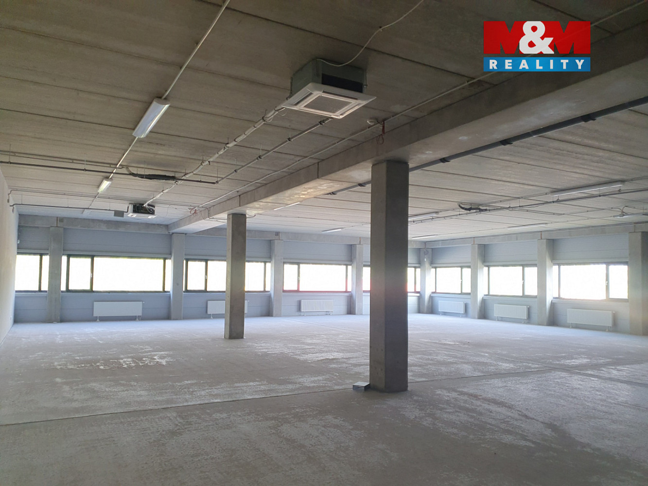 Pronájem kanceláře 365 m² — photo 3