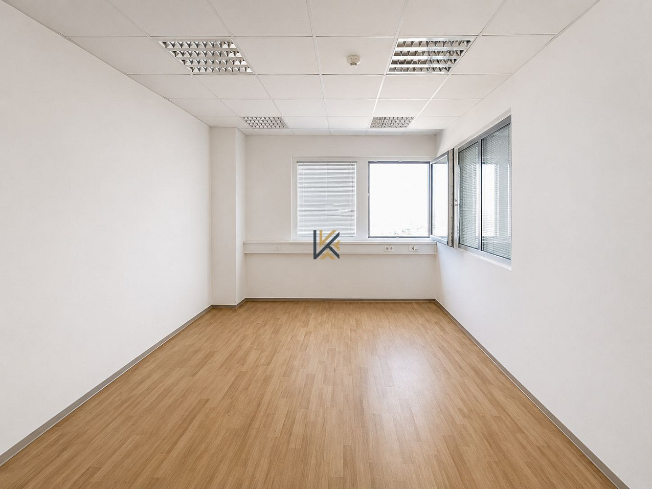 Pronájem skladovacích prostor 554 m² – fotografie 4