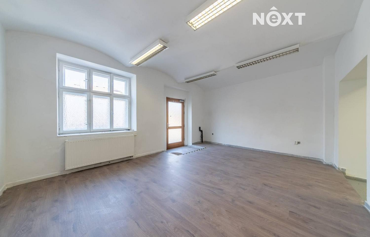Pronájem obchodních prostor 54 m² — photo 3