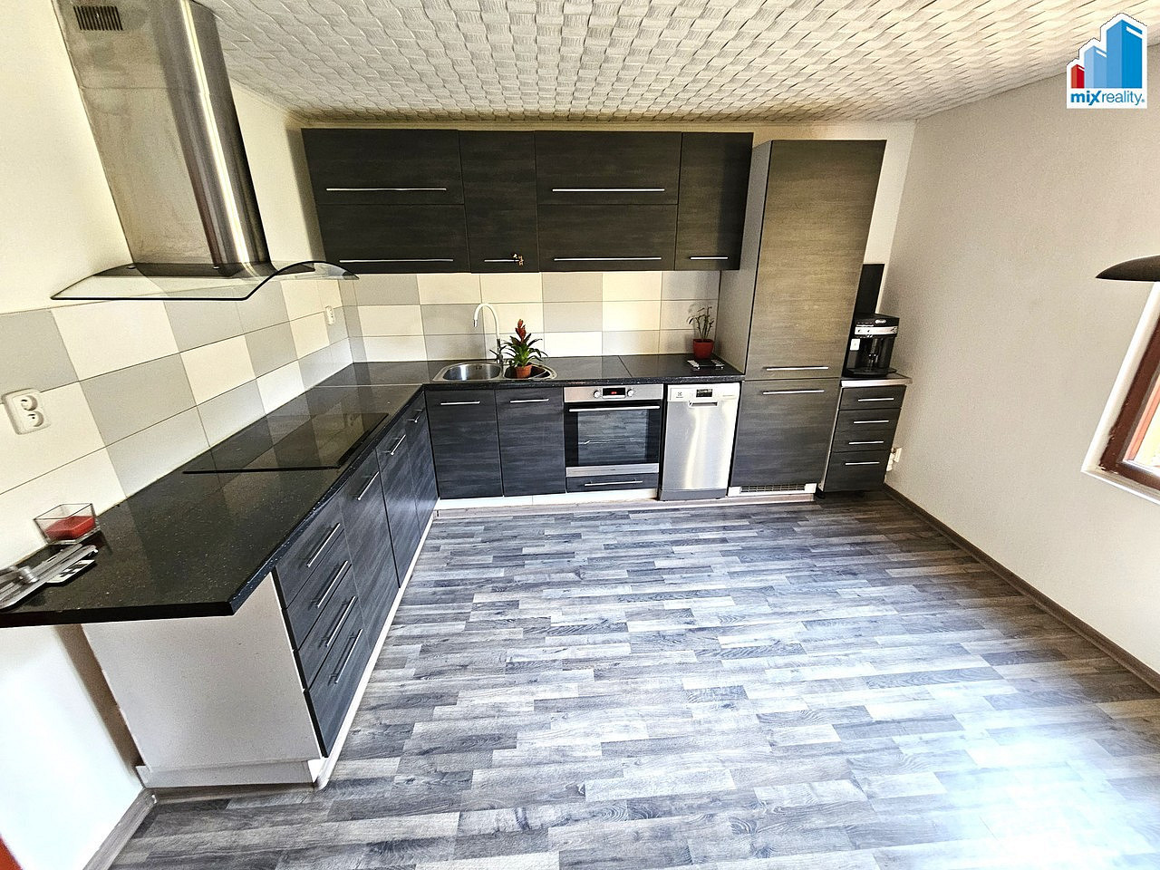 Prodej domu 160 m² s pozemkem 1 126 m² — photo 2