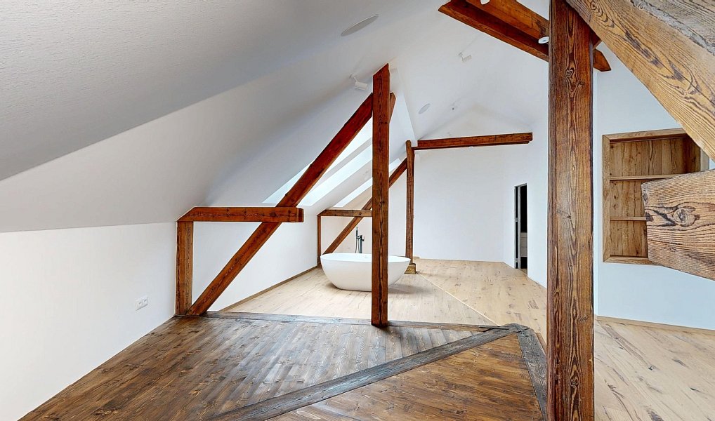 Pronájem bytu atypického 121 m², Jindřichův Hradec – náhled fotky 12