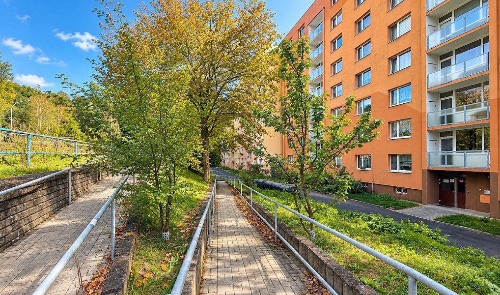 Prodej bytu 3+1 78 m², Jirkov – náhled fotky 2