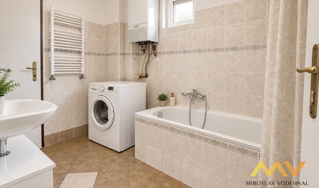 Pronájem bytu 3+1 98 m², Hradec Králové – náhled fotky 11
