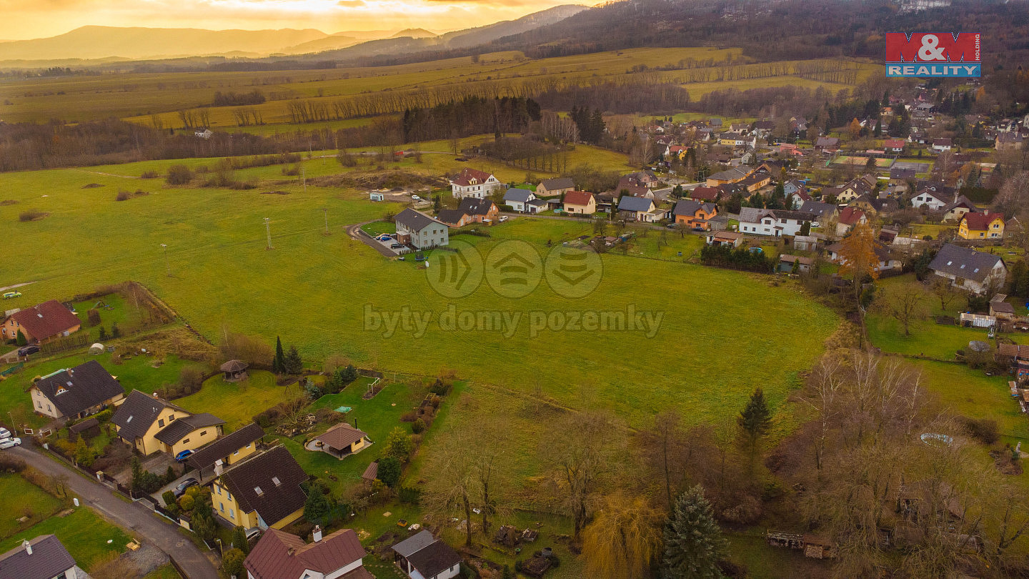 Prodej stavebního pozemku 1 353 m²