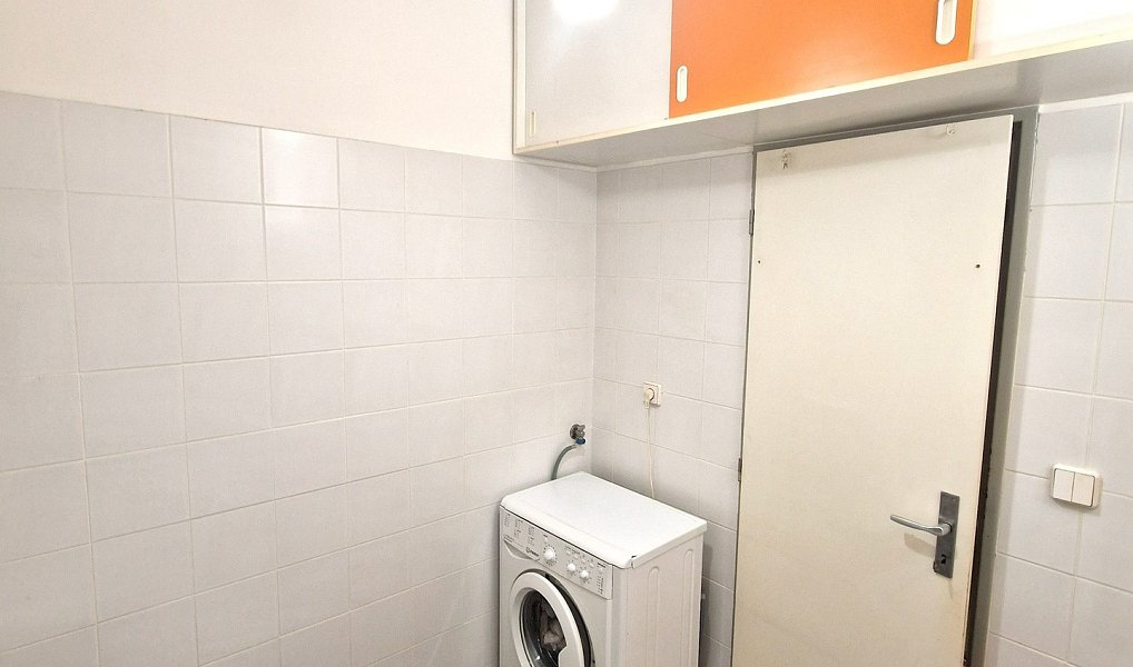 Prodej bytu 1+kk 30 m², Jesenice – náhled fotky 6
