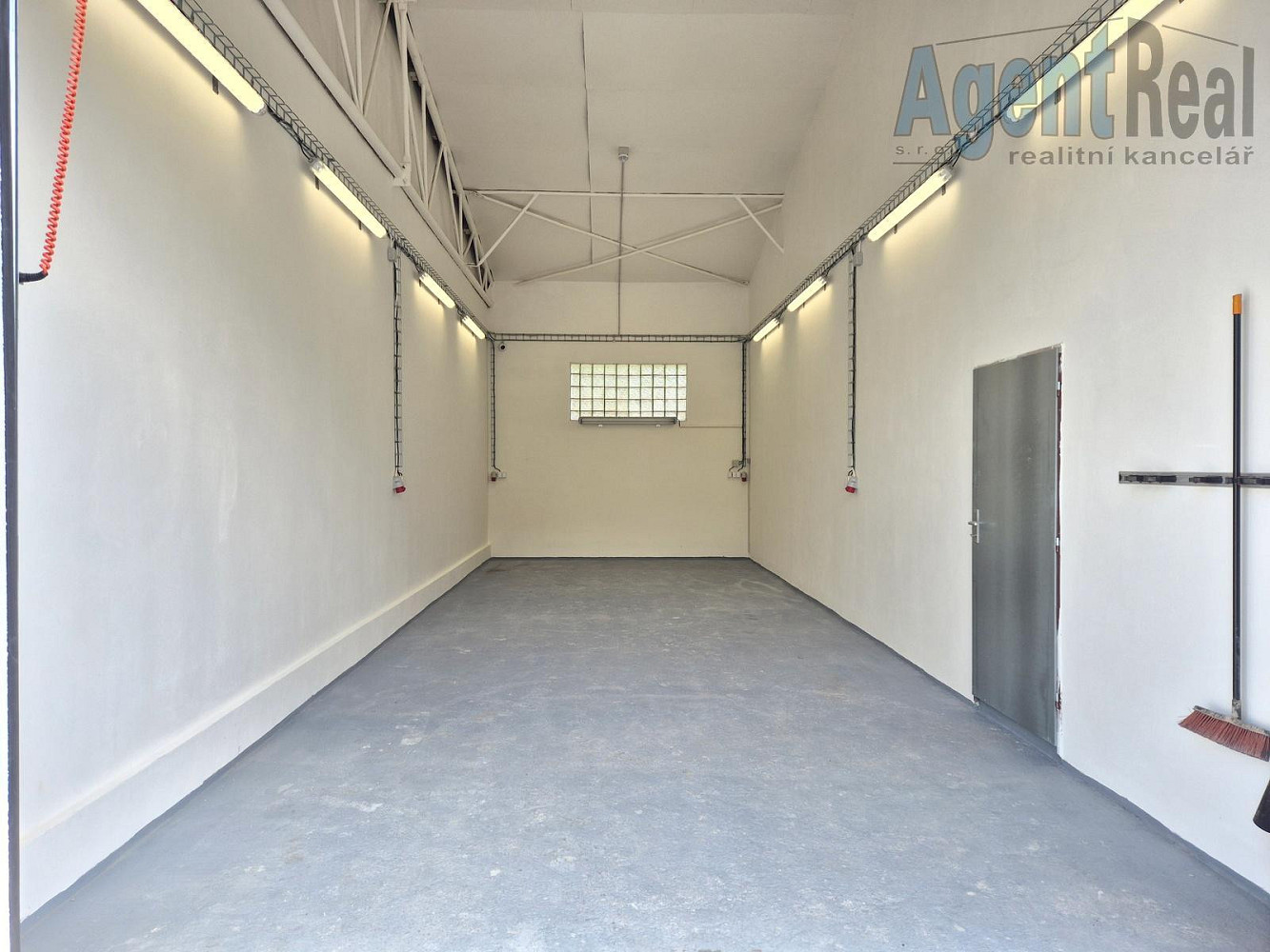 Pronájem skladovacích prostor 48 m² – fotografie 3