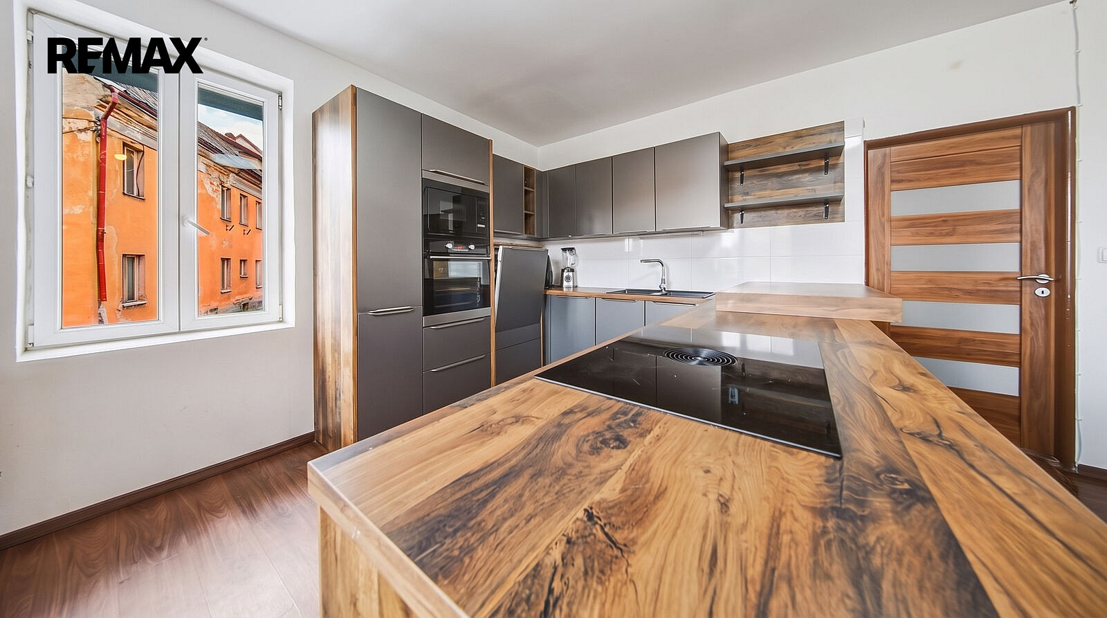 Prodej domu 190 m² s pozemkem 585 m² – fotografie 4