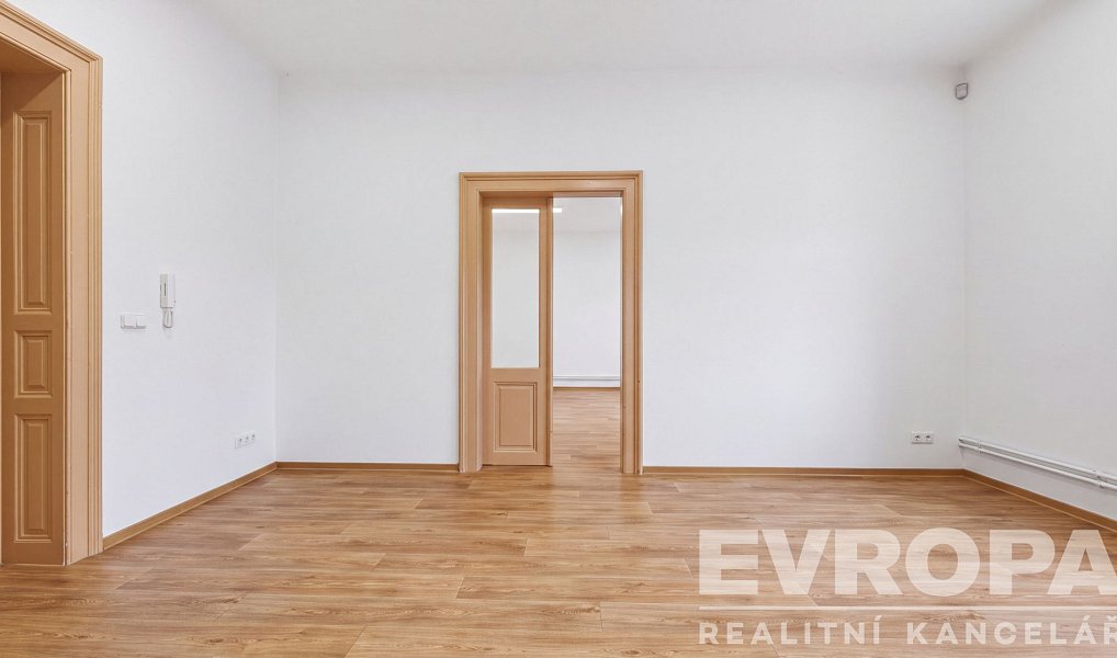 Pronájem kanceláře 150 m², Rokycany – náhled fotky 2