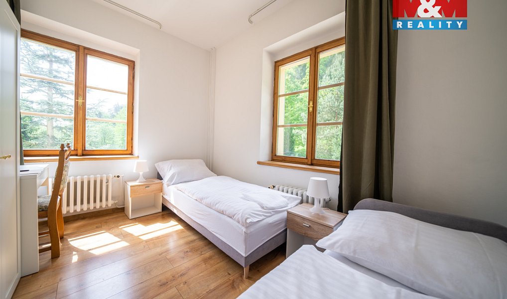 Prodej ubytovacího objektu 620 m², Mukařov – náhled fotky 8