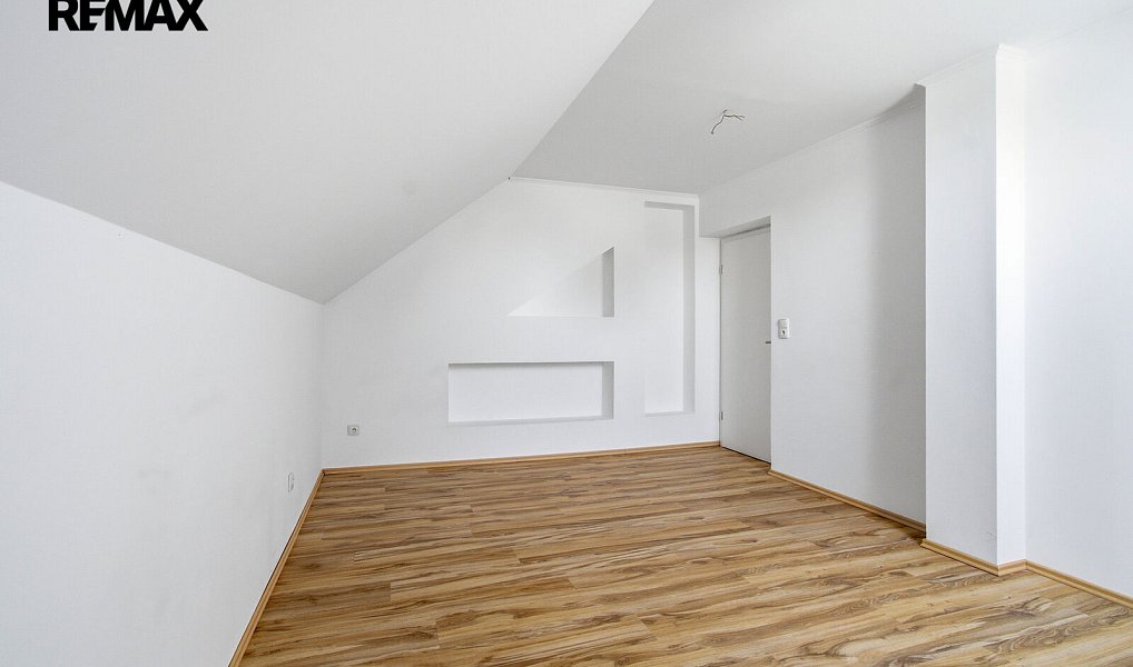 Prodej domu 250 m² s pozemkem 749 m², Kasejovice – náhled fotky 35