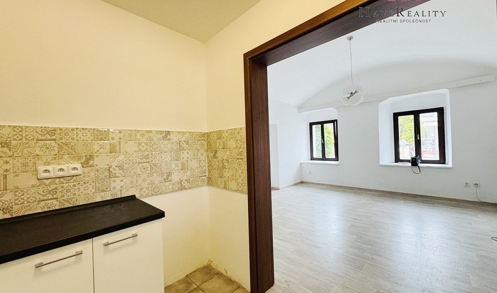 Pronájem bytu 2+kk 50 m², Benešov – náhled fotky 16