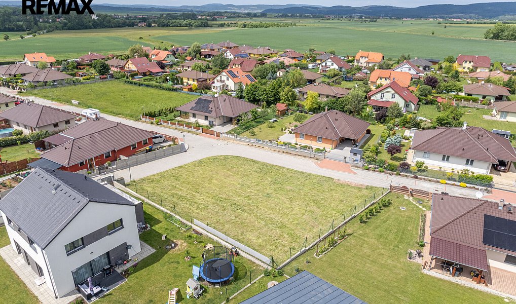 Prodej stavebního pozemku 810 m², Hostomice – náhled fotky 9