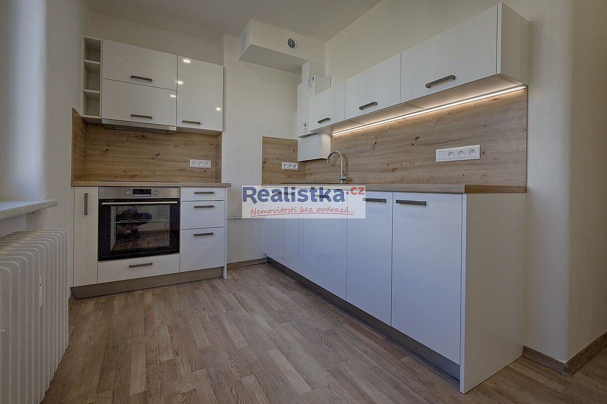 Pronájem bytu 3+1 77 m² – fotografie 2