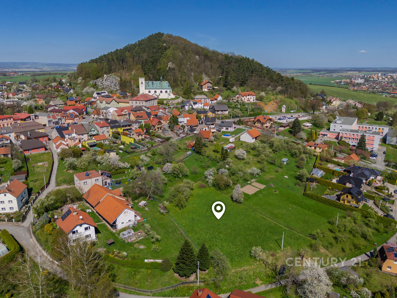 Prodej stavebního pozemku 2 462 m²