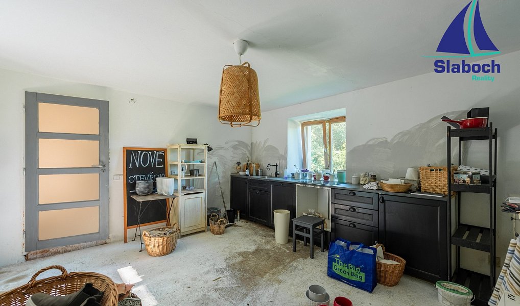 Prodej domu 285 m² s pozemkem 7 546 m², Krupá – náhled fotky 11