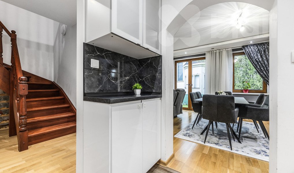 Prodej domu 160 m² s pozemkem 591 m², Jeneč – náhled fotky 3