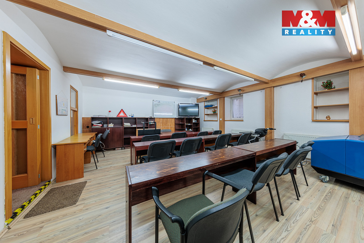 Prodej obchodních prostor 57 m² – pohled 2