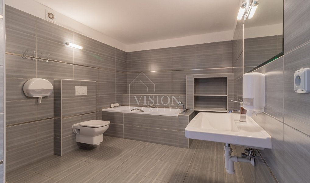Prodej ubytovacího objektu 300 m², Blažejov – náhled fotky 6
