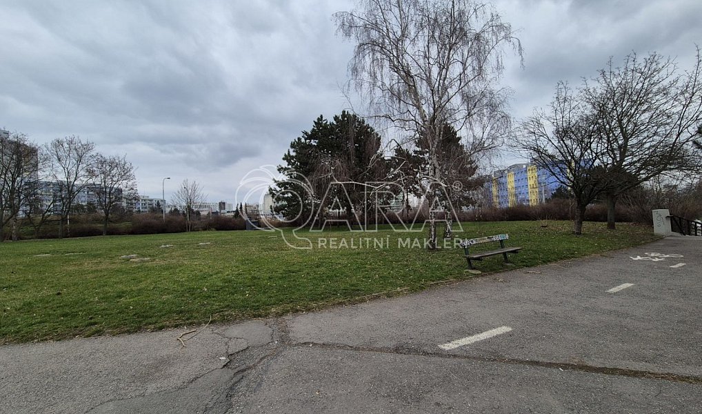 Pronájem komerčního pozemku 2 000 m², Praha – náhled fotky 3