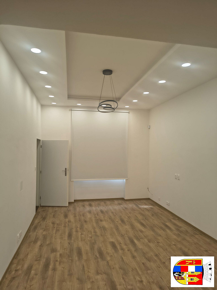 Pronájem kanceláře 85 m² – fotografie 3