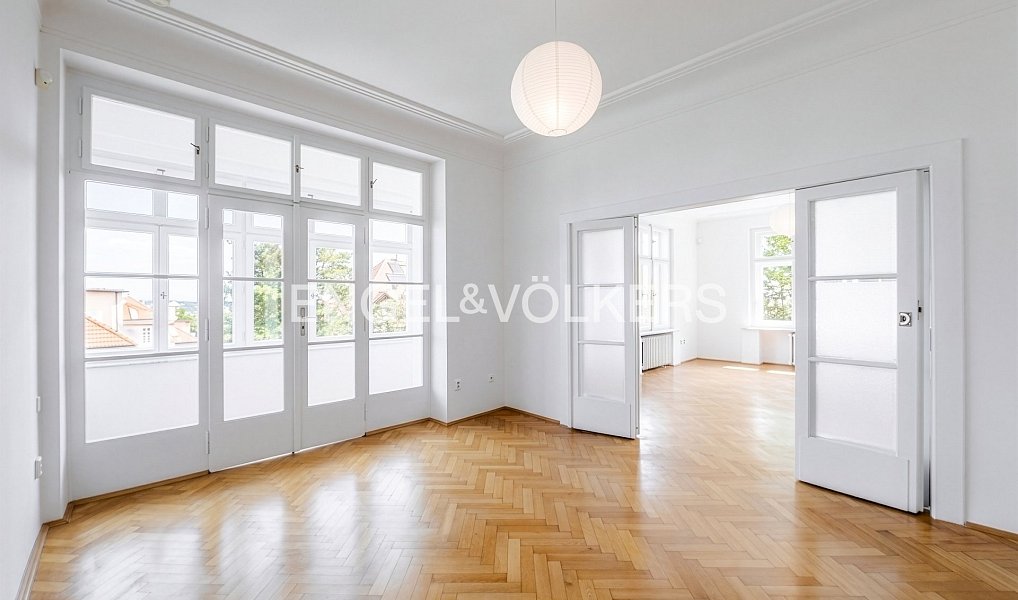Pronájem bytu 5+1 146 m², Praha – náhled fotky 2
