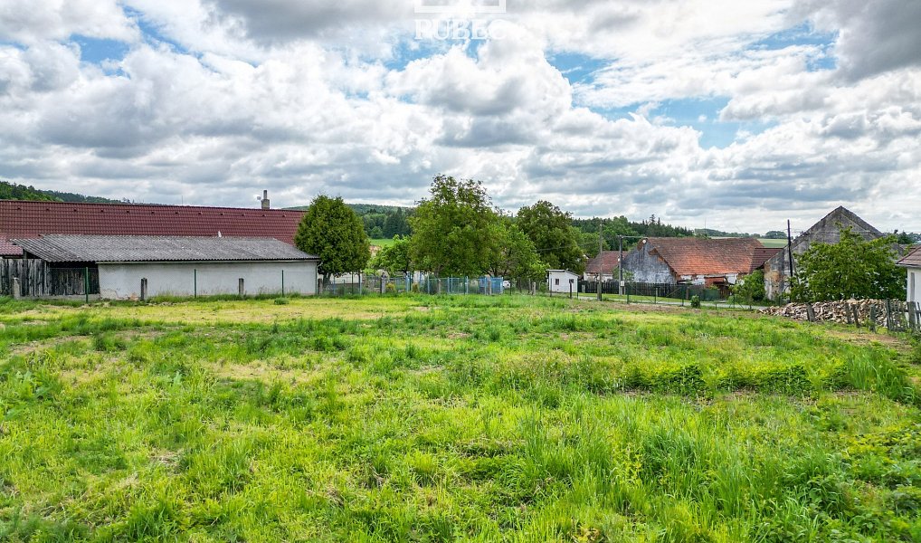 Prodej stavebního pozemku 2 325 m², Měcholupy – náhled fotky 4