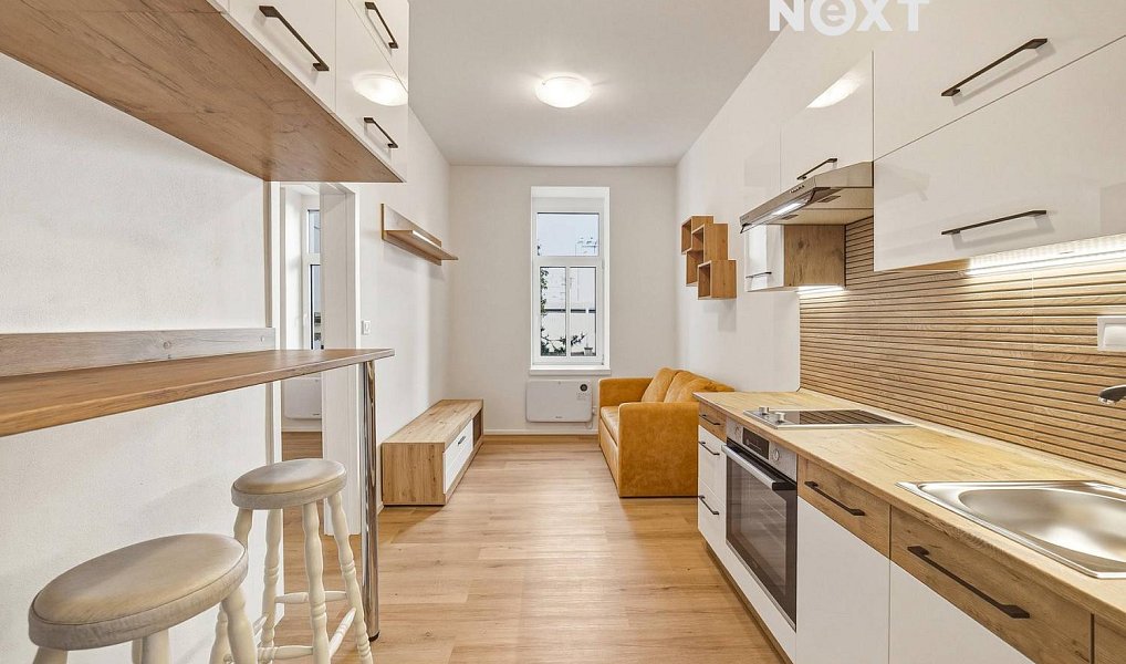 Pronájem bytu 2+kk 34 m², Praha – fotka 1 z 17