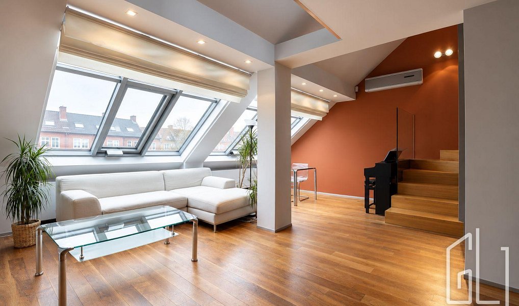 Pronájem bytu 3+1 94 m², Praha – náhled fotky 2