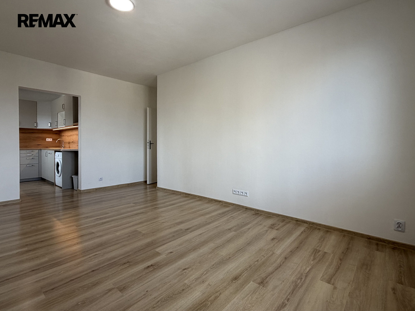 Pronájem bytu 2+1 52 m² — photo 2