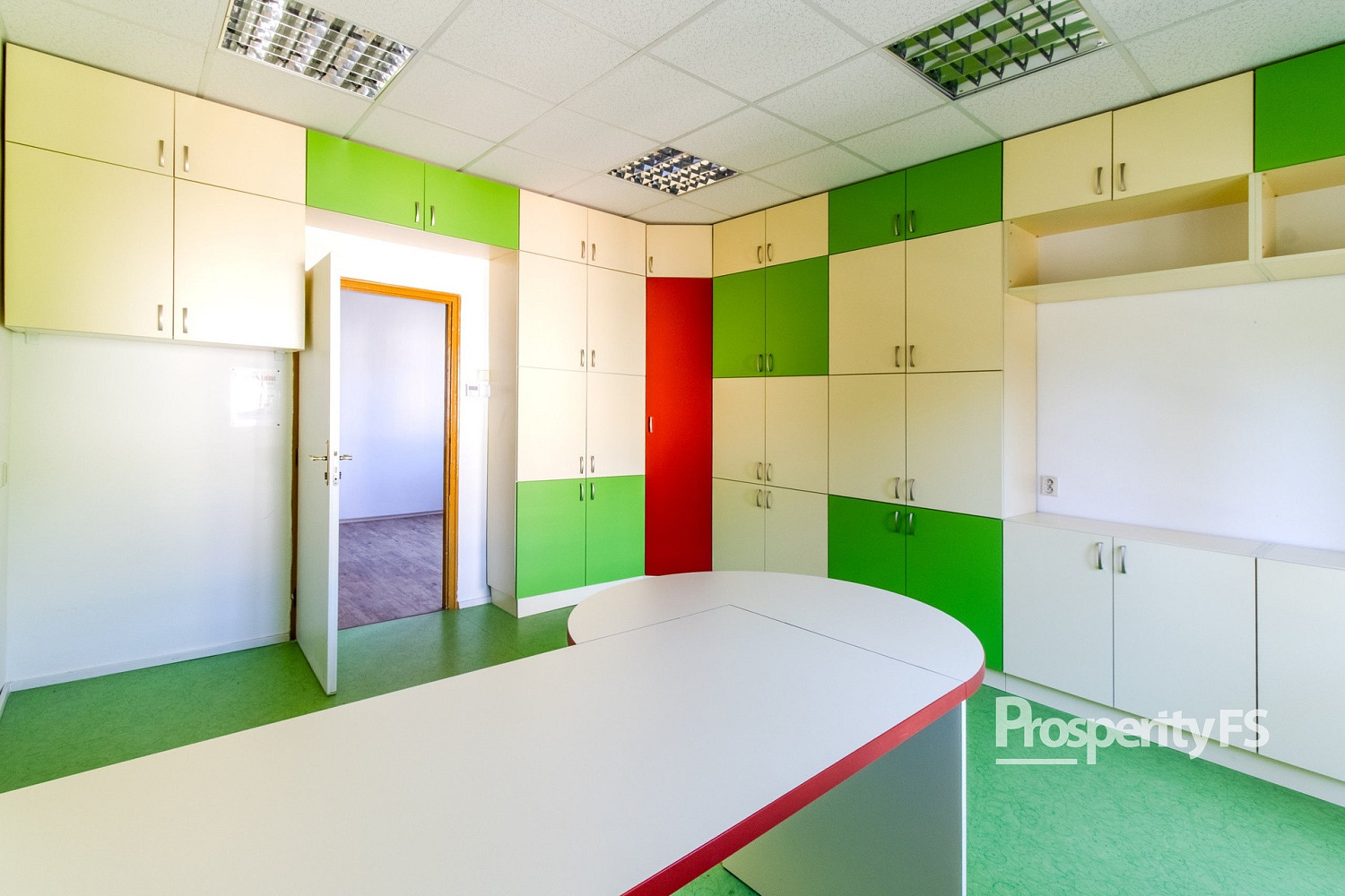Pronájem obchodních prostor 70 m² – fotografie 4