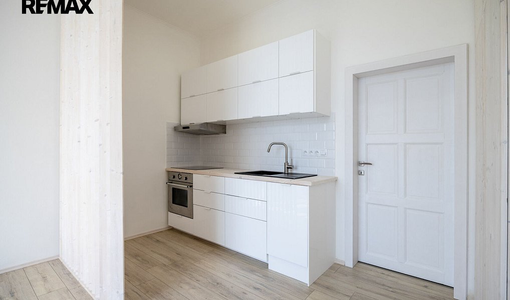 Prodej bytu 1+kk 28 m², Vráž – náhled fotky 4