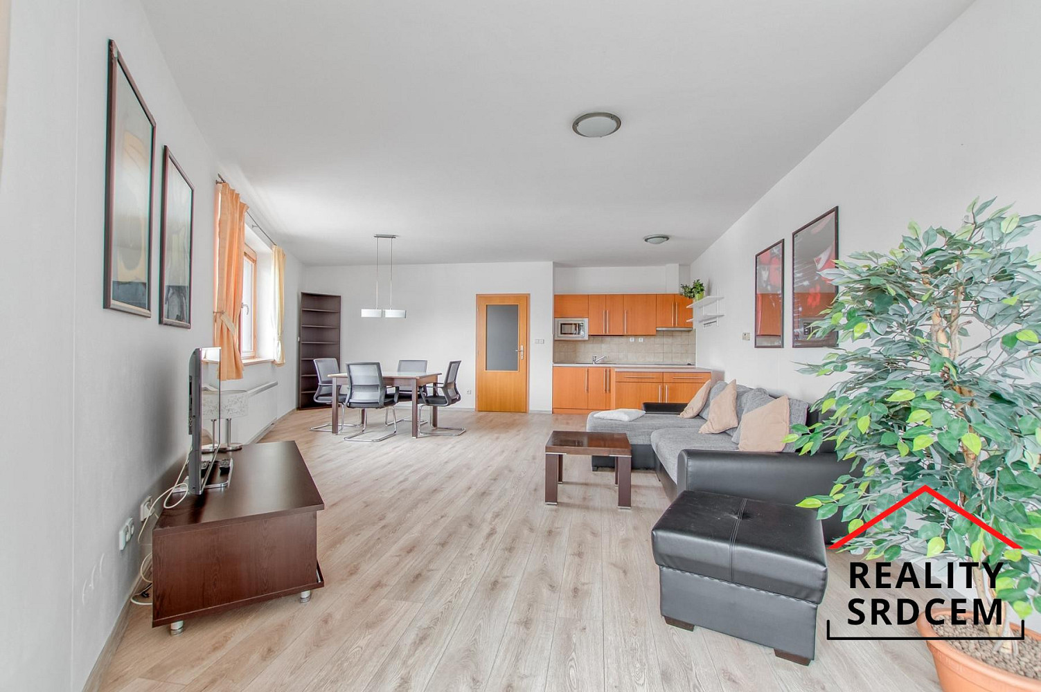 Pronájem bytu 2+kk 68 m² – fotografie 4