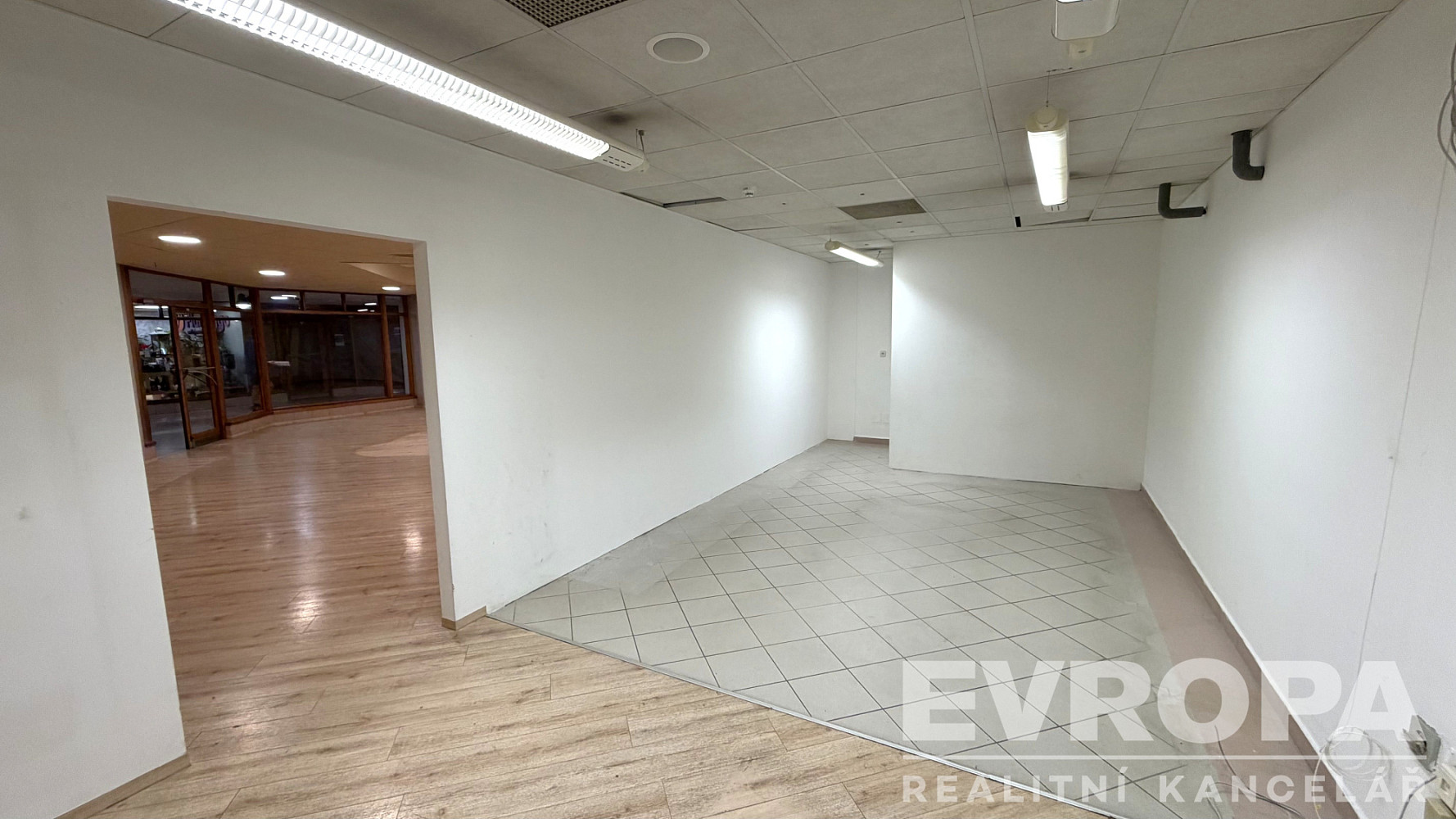 Pronájem obchodních prostor 132 m² – fotografie 5