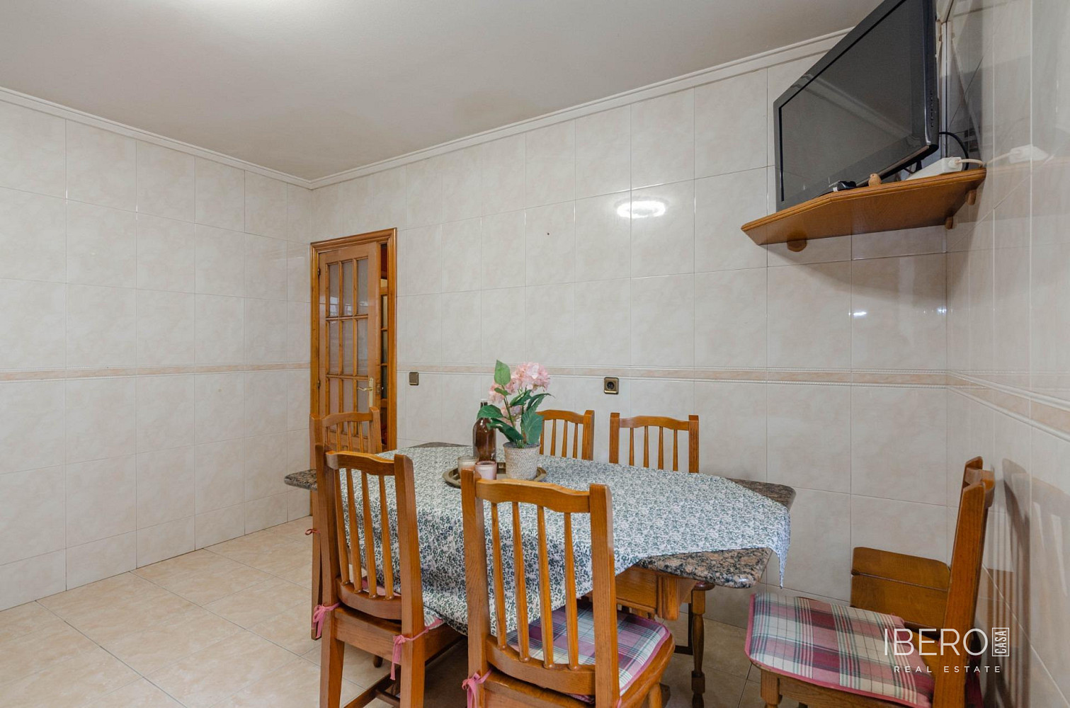 Prodej domu 400 m² s pozemkem 400 m²