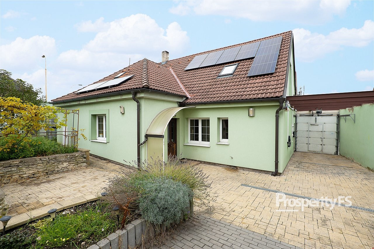 Prodej domu 229 m² s pozemkem 432 m²