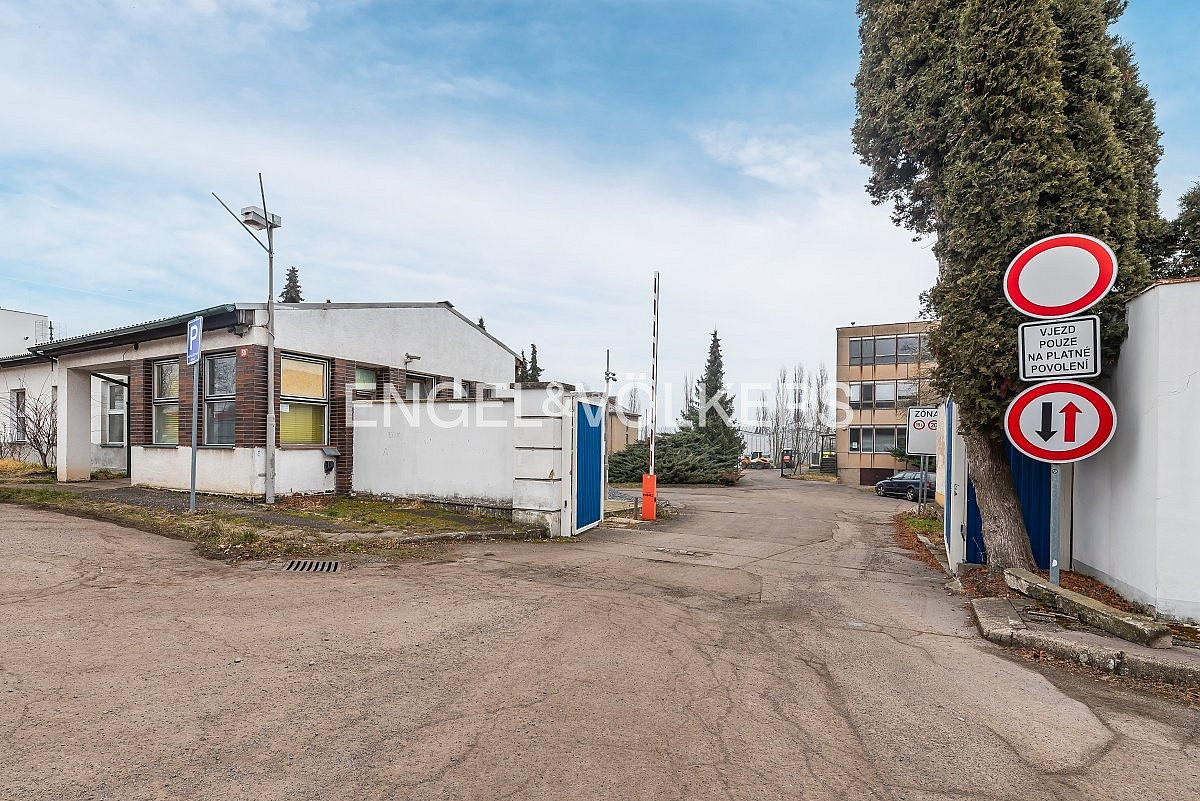 Pronájem komerčního objektu (jiného typu) 3 100 m² – fotografie 2