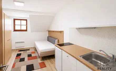 Pronájem bytu 1+kk 28 m², U Branky, Znojmo