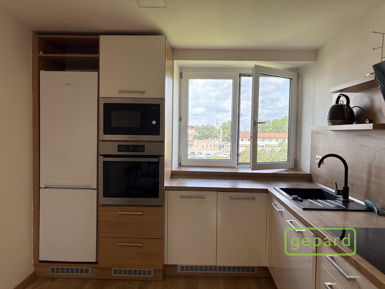Pronájem bytu 2+1 40 m² – pohled 2