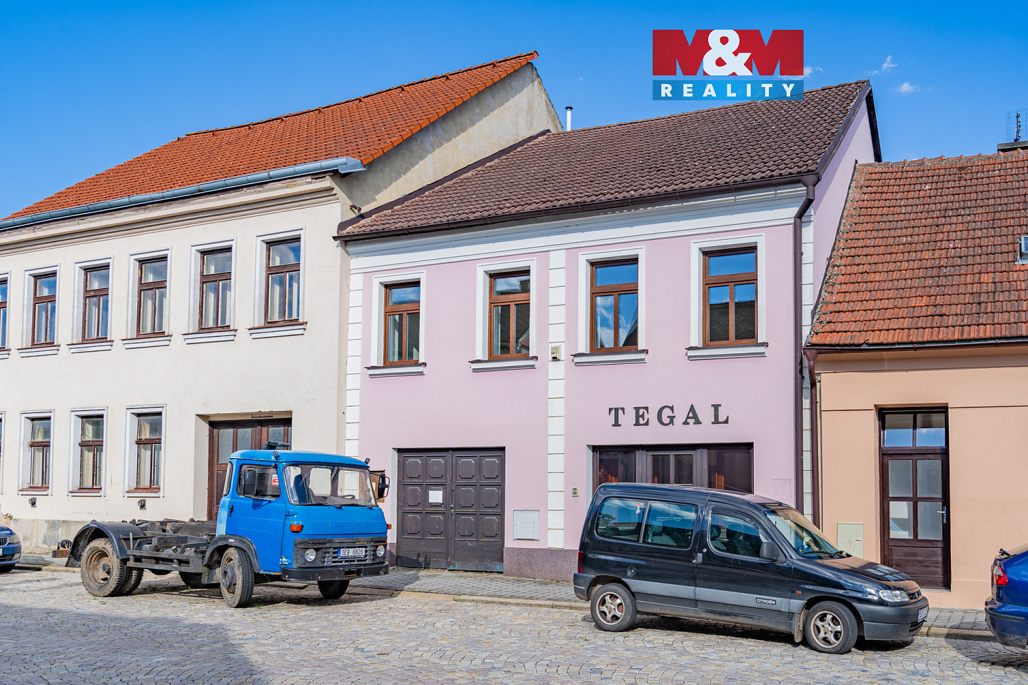 Pronájem obchodních prostor 210 m²