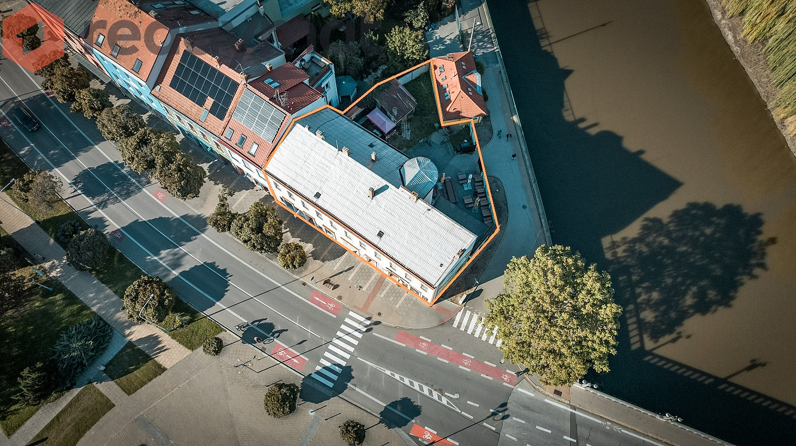 Prodej komerčního objektu (jiného typu) 762 m² — photo 2