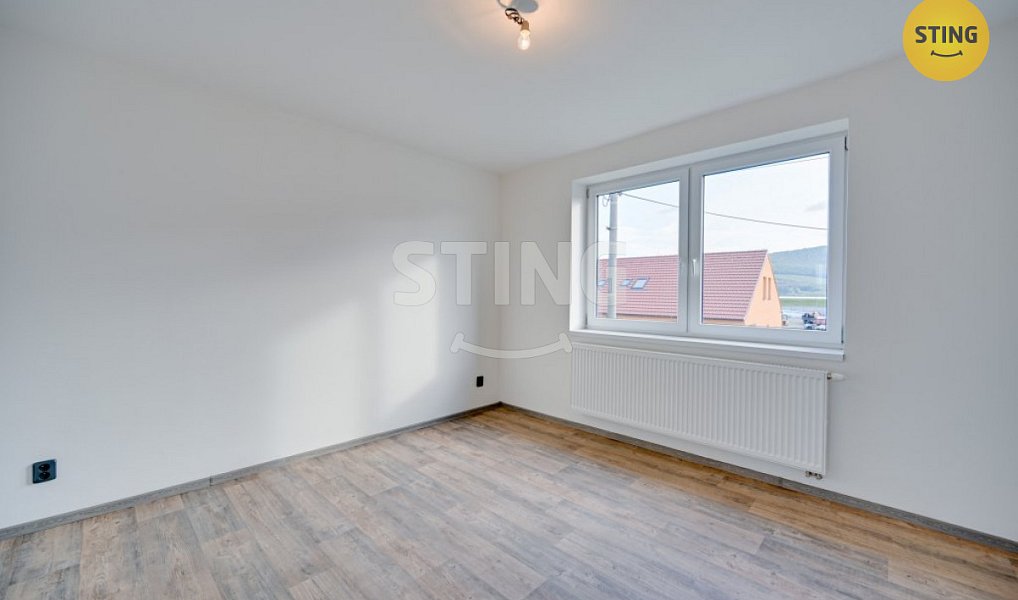 Prodej domu 270 m² s pozemkem 615 m², Strachotín – náhled fotky 8
