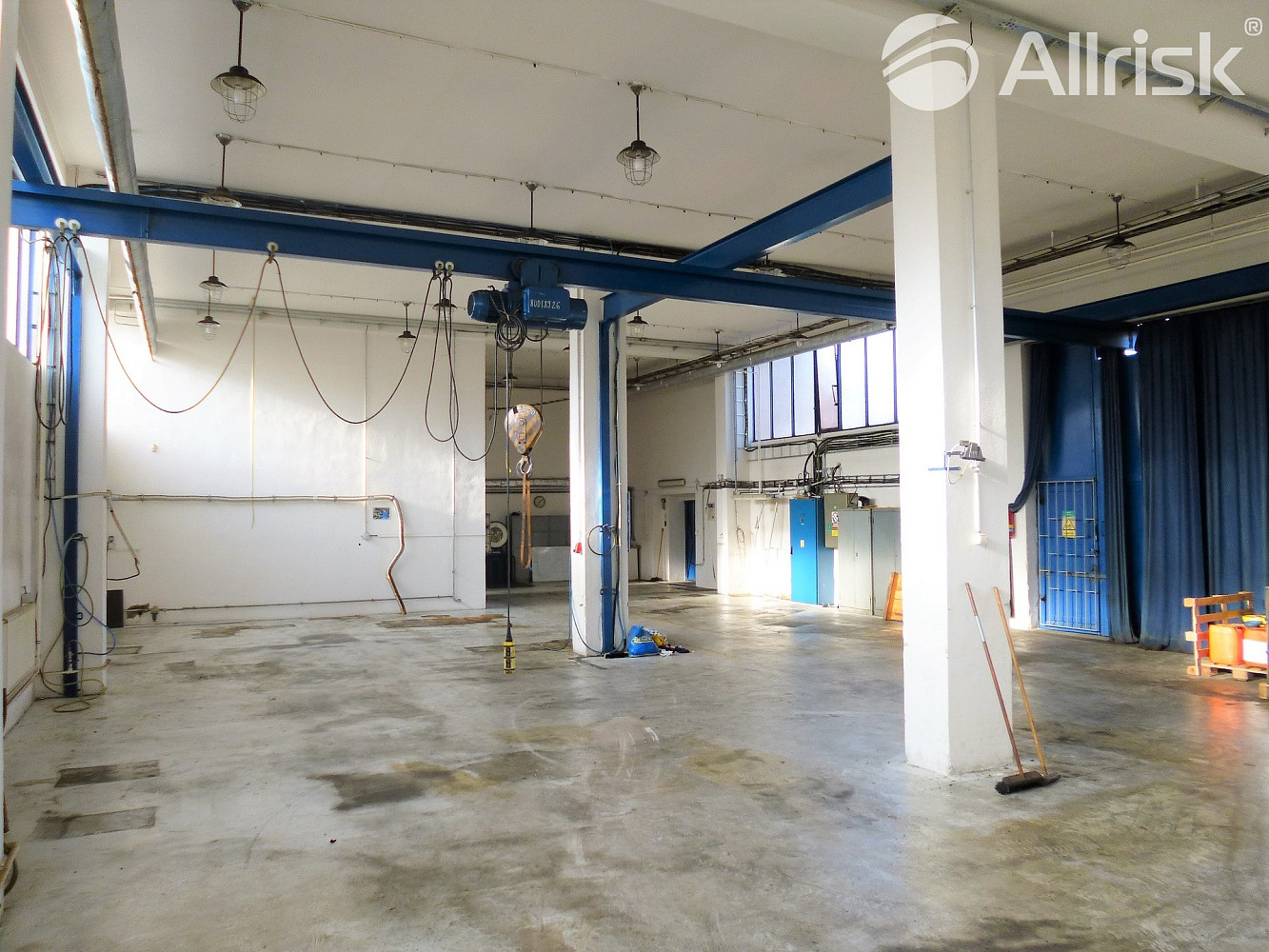 Pronájem výrobních prostor 900 m² — photo 2